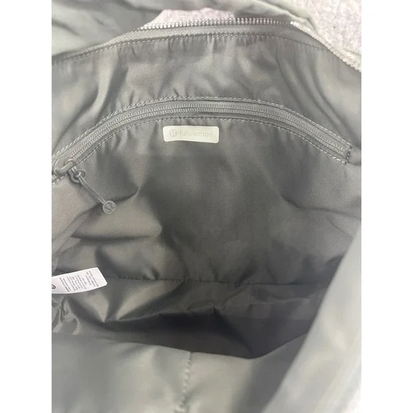 Lululemon Convertible Ruched Crossbody Bag OS Green NEW Water-Repellent 6.5L - Picture 14 of 15